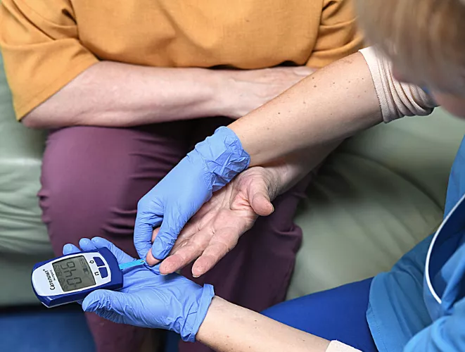 Услуги по уходу за больными сахарным диабетом